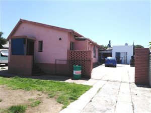 9 Bed House in Algoa Park