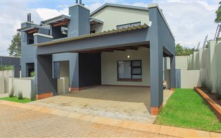 2 Bedroom Apartment in Waterkloof