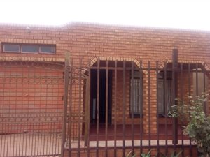 2 Bed House in Ivory Park