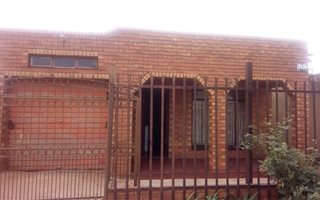 2 Bedroom House in Ivory Park