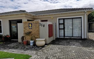 3 Bedroom Townhouse in Hunters Retreat