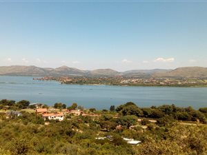 684 m² Land available in Kosmos Ridge