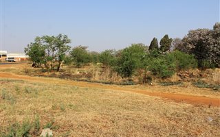 1000 m² Land available in Melodie