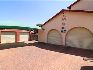 6 Bed House in Edenglen