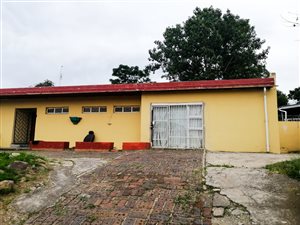 11 Bed House in King Williams Town