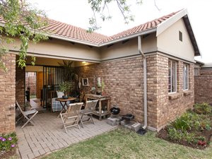 2 Bed Townhouse in Equestria