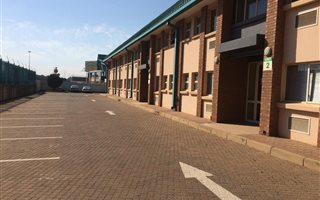 1104 m² Industrial space in Wychwood