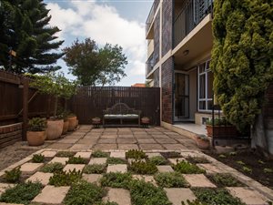 2 Bed Apartment in Harfield Village