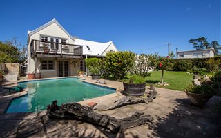 4 Bedroom House in Onrus