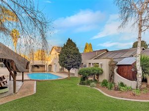 4 Bed House in Alphen Park
