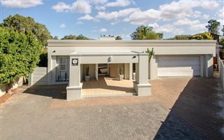4 Bedroom House in Langeberg Village