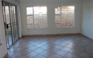 3 Bedroom House in Comet
