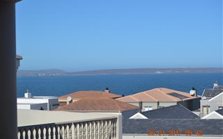 6 Bedroom House in Calypso Beach