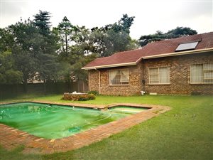 4 Bedroom House in Parkhill Gardens