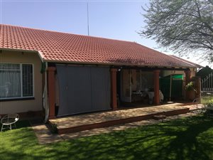 3 Bedroom House in Meiringspark