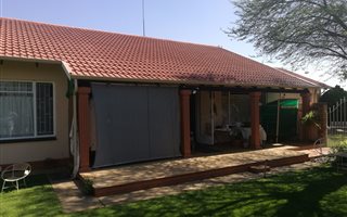 3 Bedroom House in Meiringspark