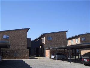2 Bed Townhouse in Albertsdal