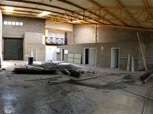 325 m² Industrial space in Halfway House