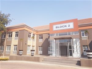 374 m² Office Space in Fourways