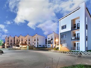 2 Bed Apartment in Pierre van Ryneveld