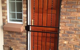 2 Bedroom Simplex in Hermanstad