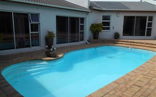 4 Bedroom House in Tableview