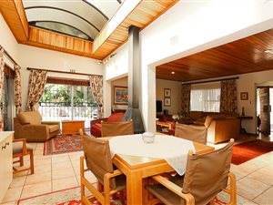 3 Bed House in Fontainebleau