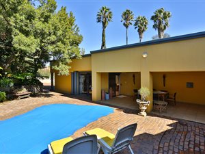 3 Bed House in Fontainebleau