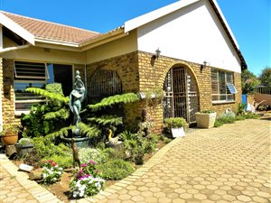 4 Bed House in Randfontein South