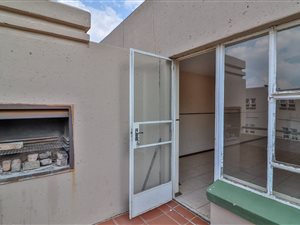 2 Bed Apartment in Grobler Park
