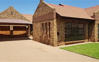 3 Bedroom House in Sunward Park