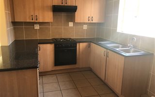 3 Bedroom Flat in Protea Park