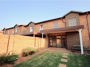 3 Bed Townhouse in Hazeldean (Silverlakes Surroundings)