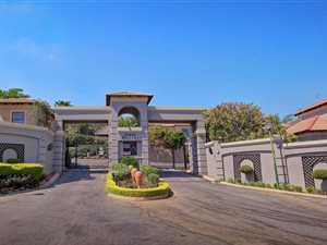 4 Bed Cluster in Bromhof