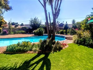 4 Bed House in Edelweiss