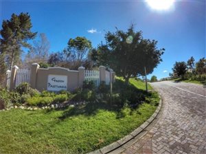 740 m² Land available in Green Pastures