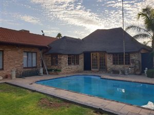 4 Bed House in Royldene