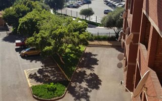 2 Bedroom Apartment in Zwartkop