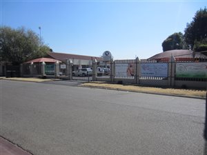 600 m² Office Space in Bardene