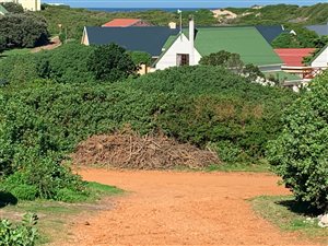 815 m² Land available in Cape St Francis