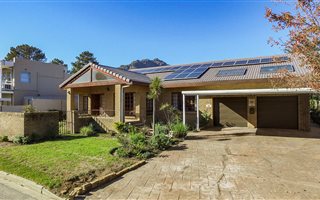 4 Bedroom House in Die Boord
