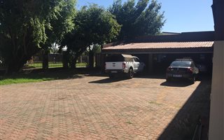 1100 m² Industrial space in Brakpan North