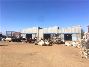 1800 m² Industrial space in Nigel