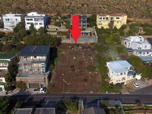 743 m² Land available in Fish Hoek