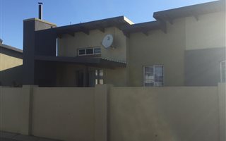 3 Bedroom House in Waterval East