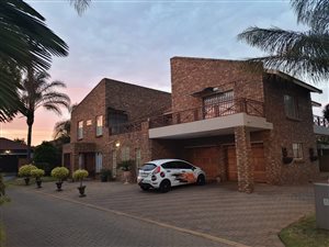 5 Bed House in Bougainvillea Estate