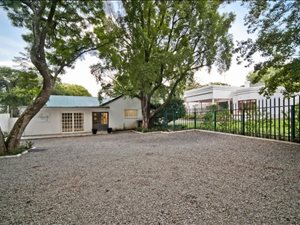 4 Bed House in Waverley