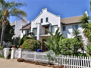 2 Bed Townhouse in Marais Steyn Park