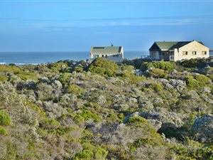 607 m² Land available in Suiderstrand