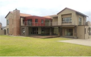 5 Bedroom House in Copperleaf